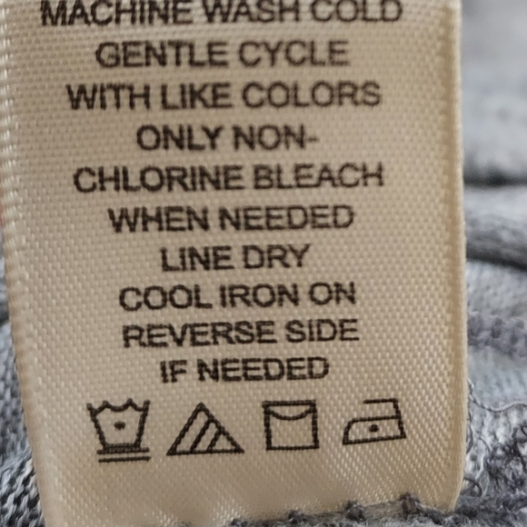 Soft Heather Gray Hooded Dress by NO COMMENT NY.LA - Picture 3 of 8